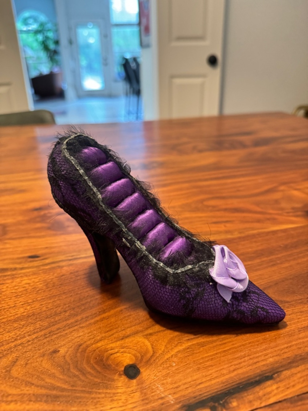 Decorative Purple High Heel Shoe Ring Holder Organizer 7” x 4.5” x 2” - Picture 2 of 8